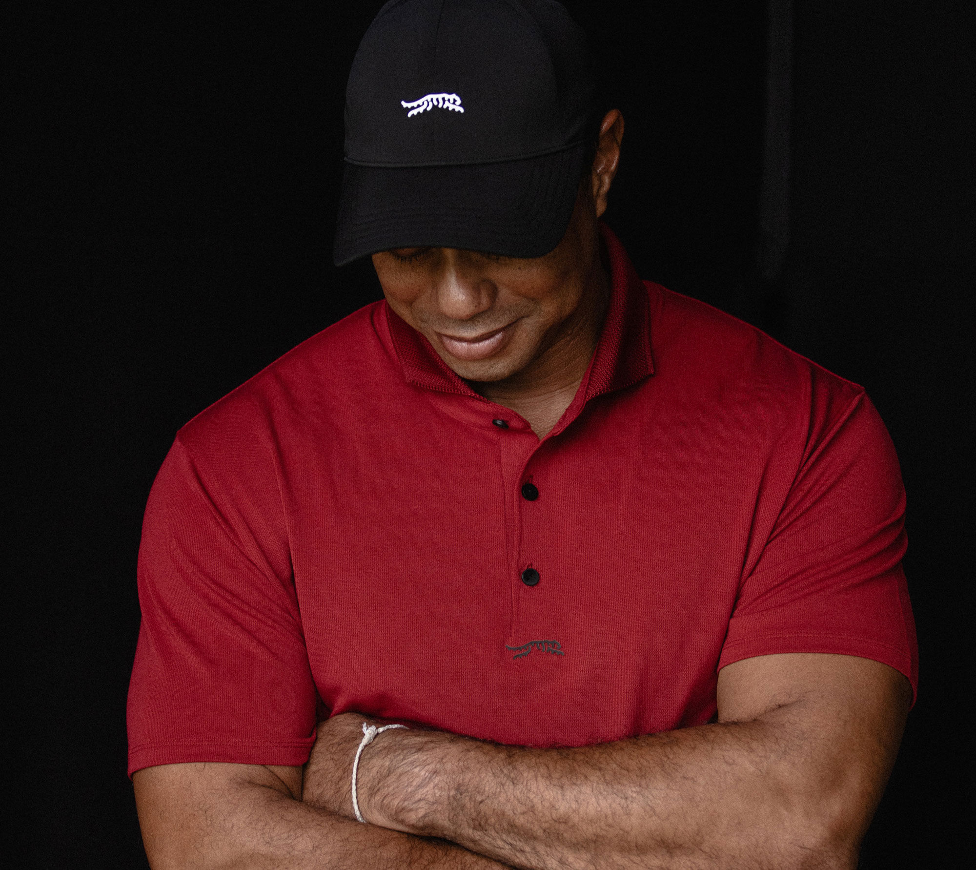 1.tiger-woods-sun-day-red-21.