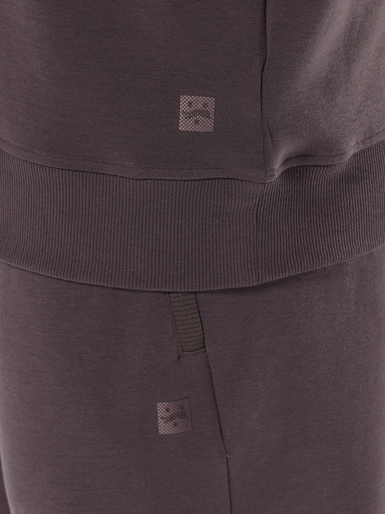 INTERLACED-JACQUARD-OVERDYED-