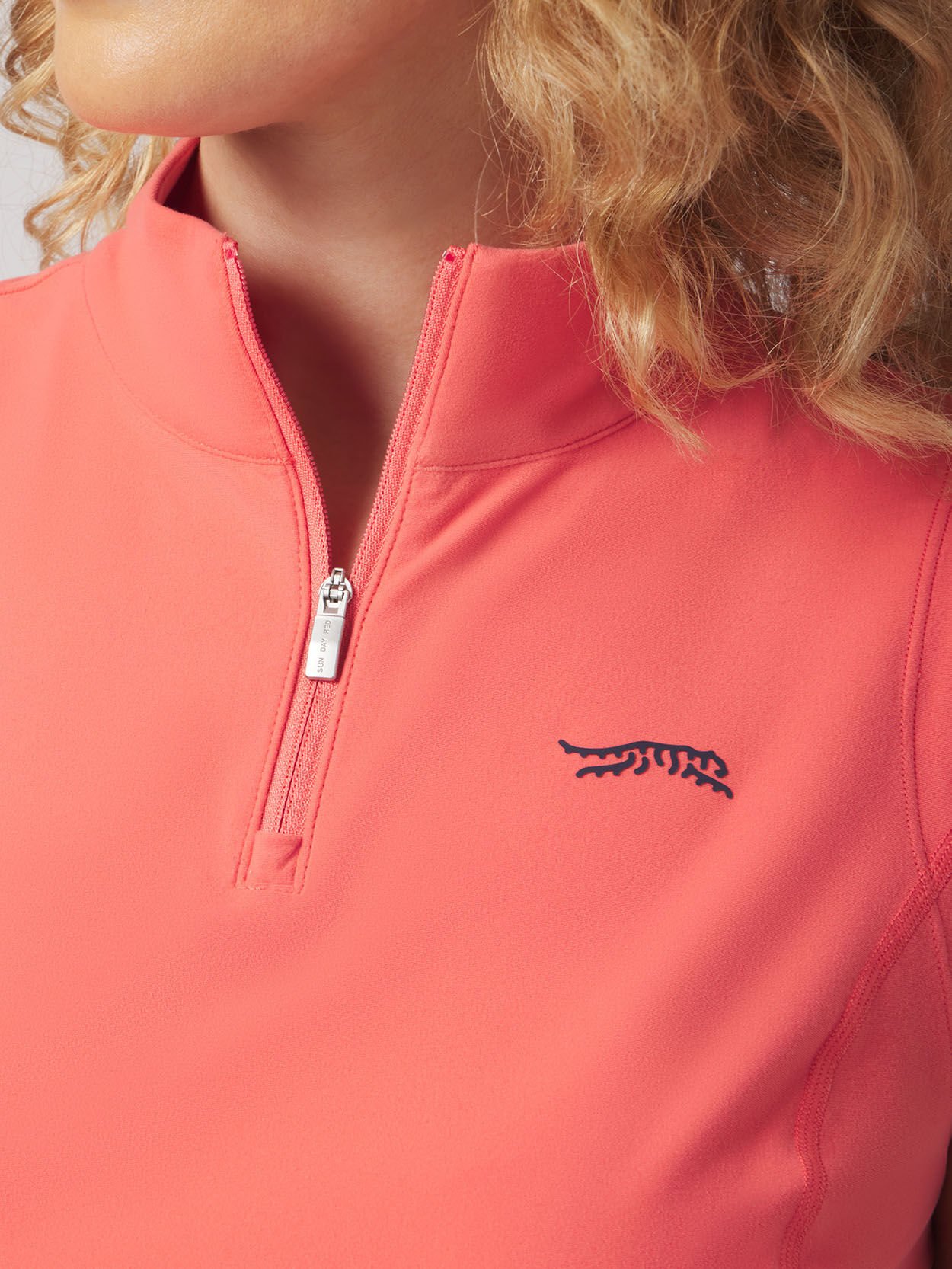 ⭐︎Sunday Sleeveless Icon Quarter Zip | Sun Day Red
