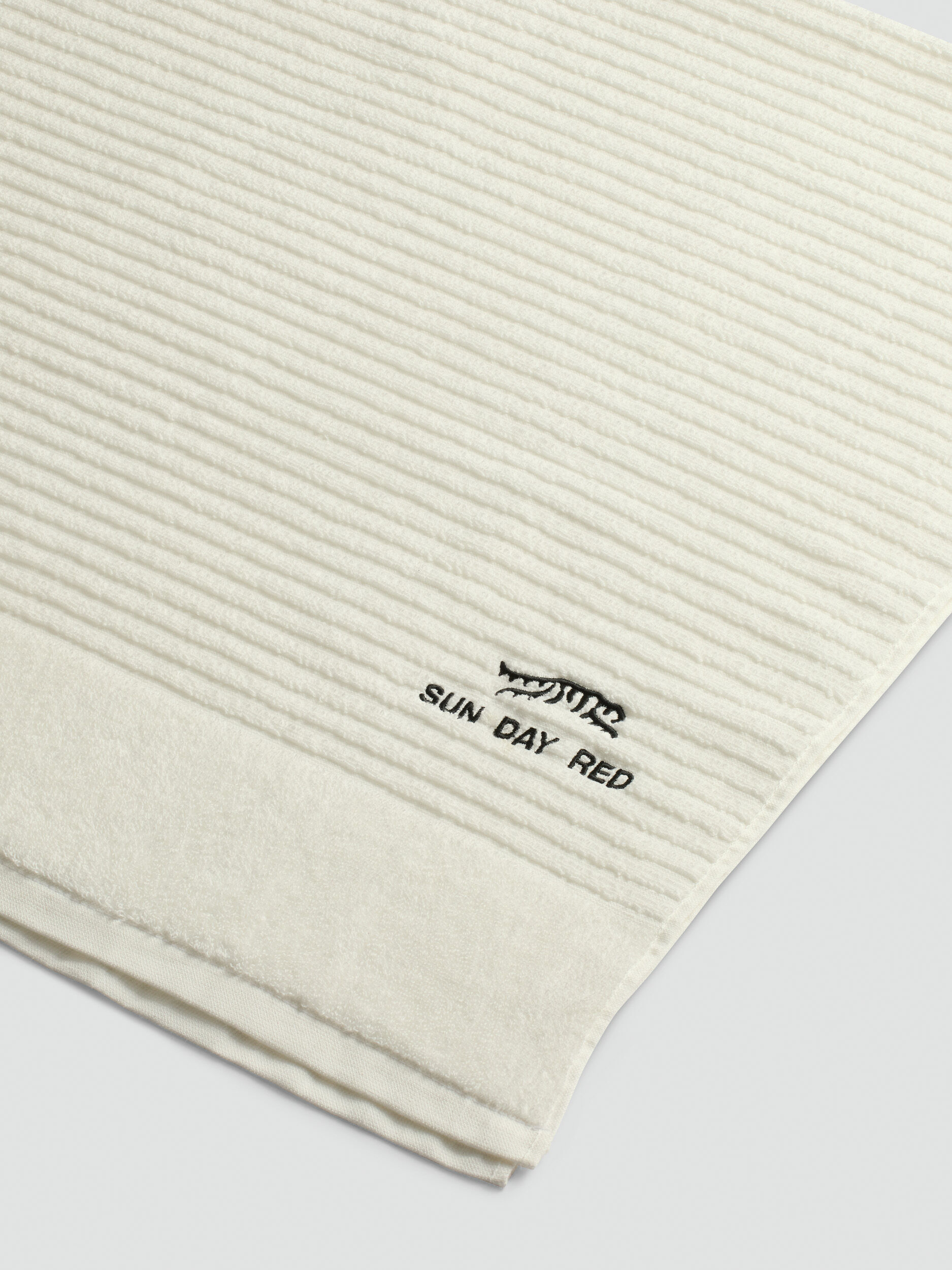 82 Golf Towel | Sun Day Red